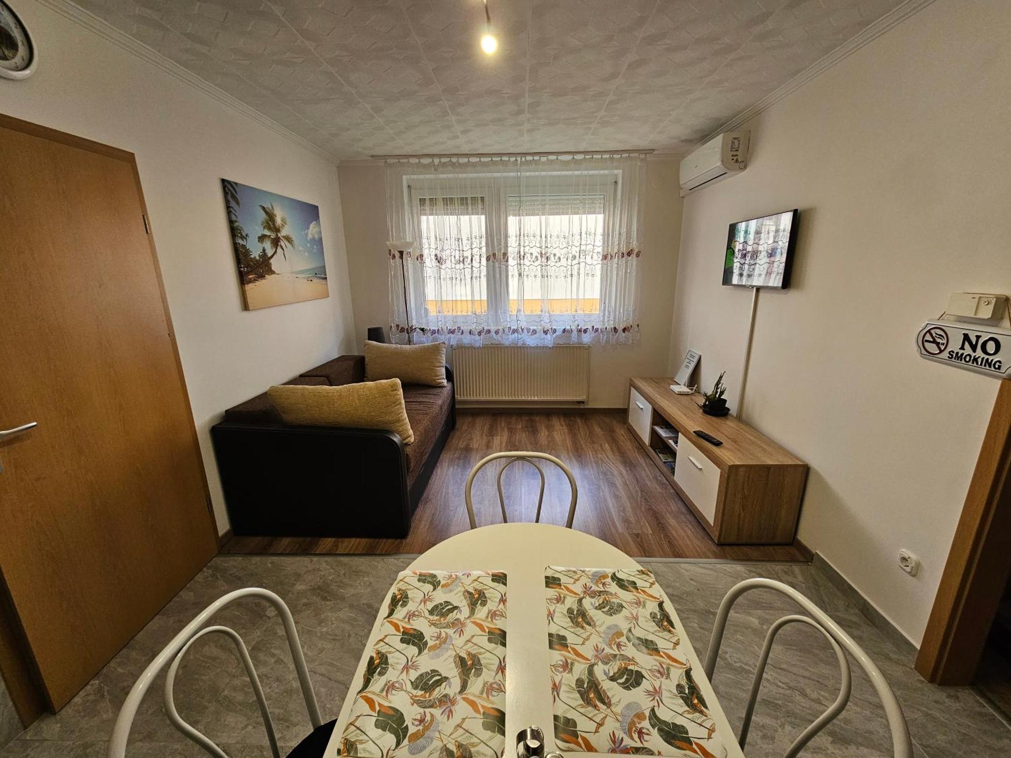 Fischer Apartman 2 ไฮจ์ดุสโซบอสโล ภายนอก รูปภาพ